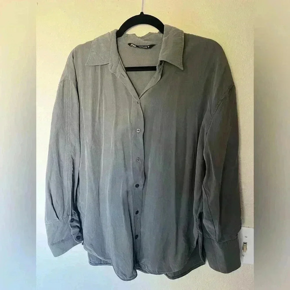 ZARA Oversized Button Down Soft Material Blouse  SIZE SMALL (Fits Large) - Picture 1 of 7